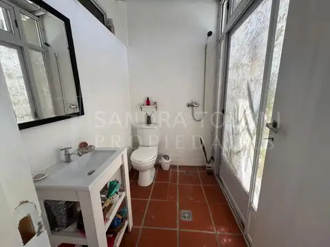 Casa 3 ambientes con 2 baños