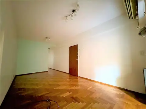 Coronel Ramón Lorenzo Falcón 2100, Piso 2