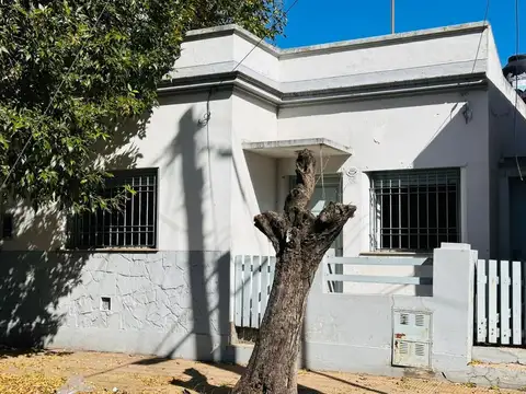 CASA VENTA 3 AMB + DEPARTAMENTO V LYNCH A RECICLAR