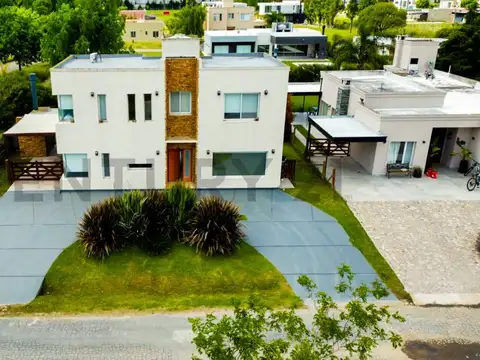 Casa a la venta en Club de Campo Santa Rita  Canning-San Vicente