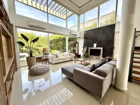 Casa en Venta en Adrogue Chico, USD 990.000