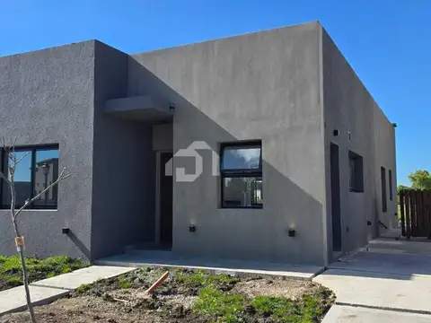 Casa  en Venta en San Ramón, Pilar del Este, Pilar