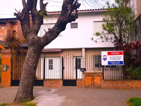 Casa 6 ambientes con 3 baños