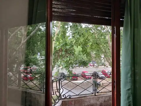 VENTA CASA PA 2 DOR., QUINCHO Y TERRAZA ZONA SUR