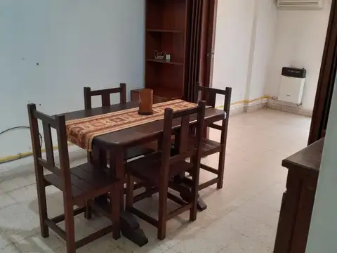 DEPARTAMENTO EN ALQUILER CON BALCÓN A LA CALLE