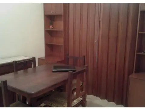 DEPARTAMENTO EN ALQUILER CON BALCÓN Y BAULERA