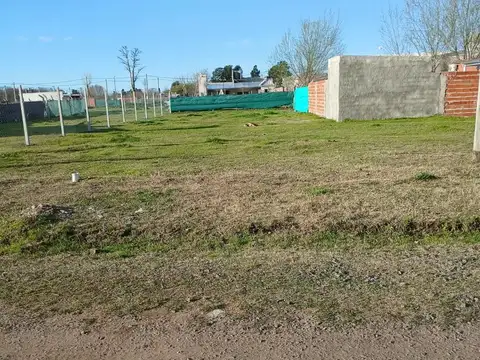 calle 105 e/ Suipacha/ Vte Loveira