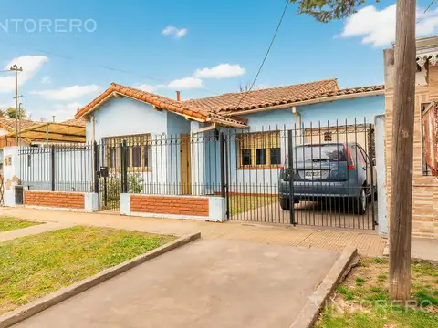 Casa en venta con 2 dormitorios, quincho y cochera para 3 autos | Los Polvorines