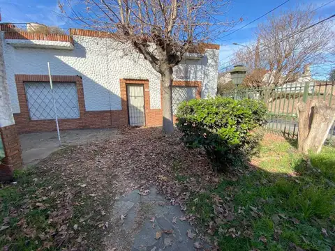 Venta Casa a Reciclar-Parque, Cochera-Ciudadela