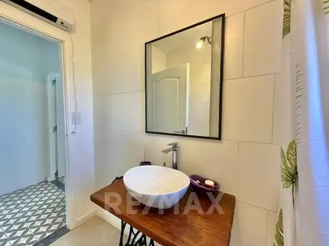 Casa en Alquiler con 2 cocheras