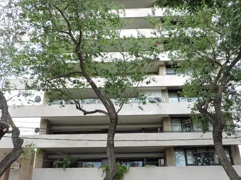 ¡SE VENDE EXCLUSIVO SEMIPISO FRONTAL EN EDIFICIO LIBERTADORES!