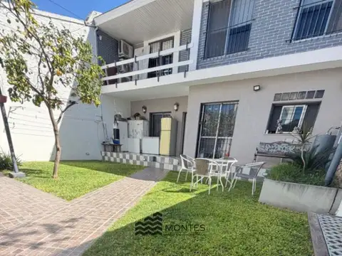 PH en venta  de 3 amb c/ cochera en Ramos Mejía