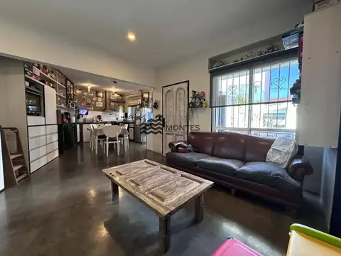 Depto Tipo Casa en Venta de 3 ambientes