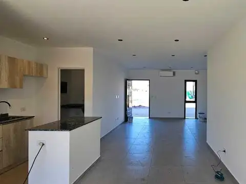 Casa 5 ambientes con 3 baños