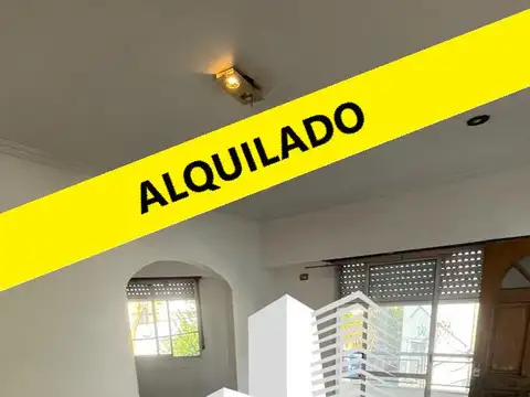 ALQUILER - VILLA MADERO - DEPARTAMENTO DE 3 AMBIENTES CON PATIO - 1°PISOPOR ESCALERA