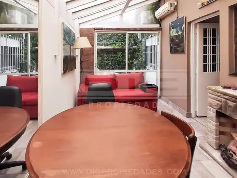 Buenos Aires  al 3600 entre B Irigoyen  y Del Campo