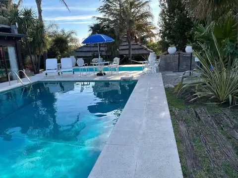 Casa en Alquiler Temporal con 4 cocheras