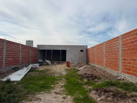 VENTA LOTE CON CASA EN CONSTRUCCION CANNING EZEIZA