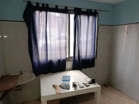 VENTA CASA 3 AMB. + DEPTO. 2 AMB A REFACCIONAR!