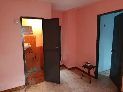 Casa 5 ambientes con 1 baño