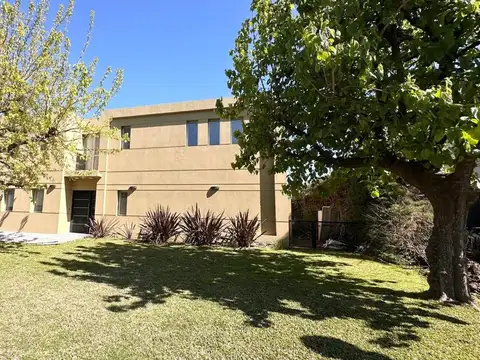 Venta Casa con pileta - Villa Olivos, Ramal Pilar