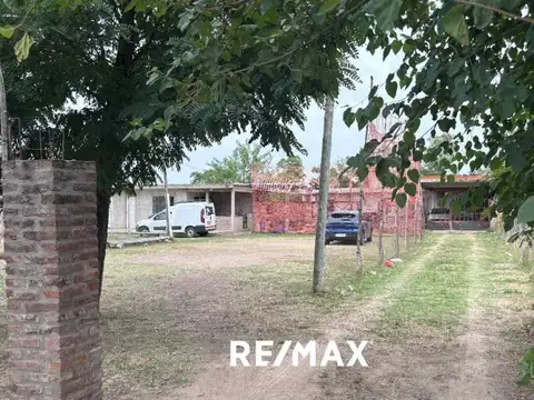 VENTA CASA CON DOS LOTES  DERQUI PILAR