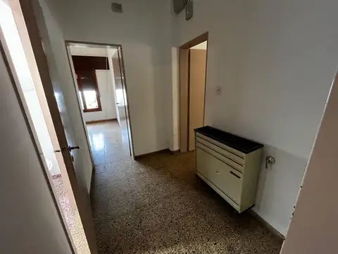 2 casas en Av.Edison 1294, esq. Wilde