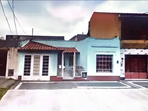 VENTA CASA  5 AMB/COCH/TERRAZA-GERLI-APTO CREDITO