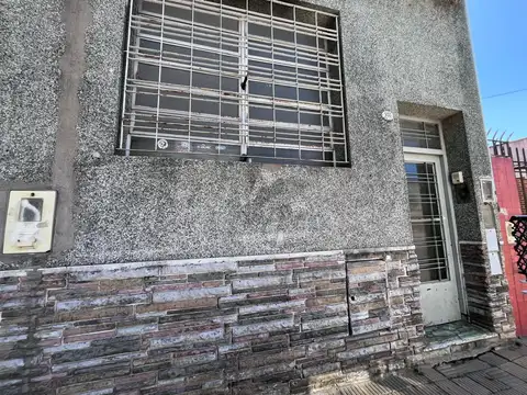 Departamento 2 amb. con patio Alquiler en Lanús E.