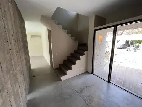 Casa en Alquiler de 4 dormitorios