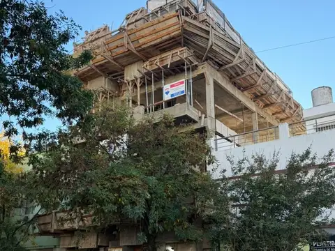 Venta en pozo departamento 3 ambientes en Liniers