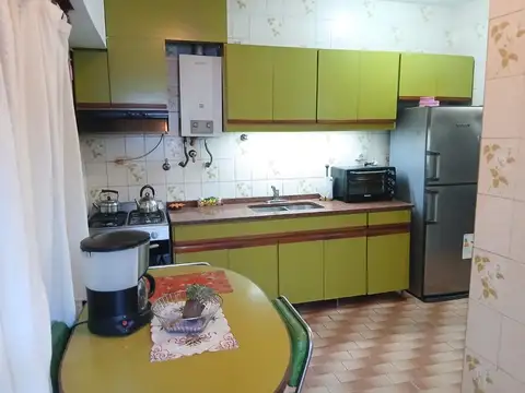 Depto Tipo Casa 4 ambientes con 2 baños