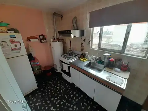 Venta de local, 2 viviendas y galpón