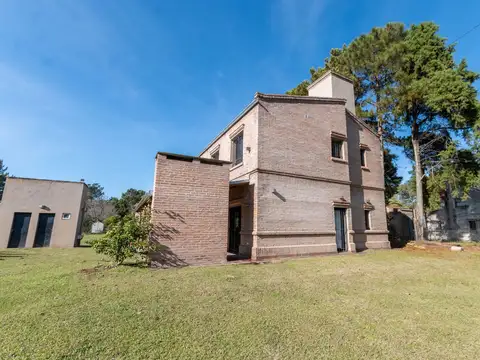 Excelente casa en Arroyo Leyes