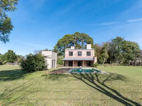 Excelente casa en Arroyo Leyes