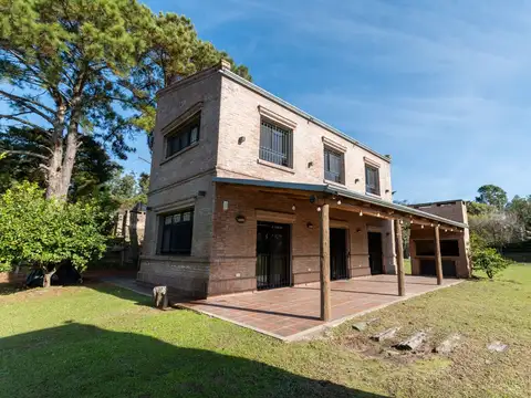 Casa 4 ambientes con 4 baños