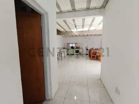 VENTA-Imperdible Quinta en Zárate: Piscina 8x4, 2 Baños, Quincho Equipado y Amplio Parque
