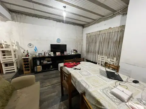 Casa 7 ambientes con 4 baños