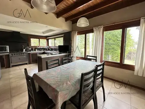 Casa de 6 Ambientes en Alquiler en Rumenco