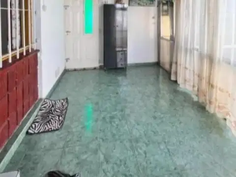CASA EN VENTA 79 E/ 12 y 12 bis RENTA Y VIVIENDA