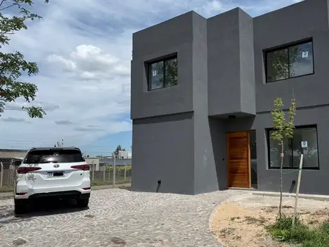 Casa  en Venta en San Ramón, Pilar del Este, Pilar