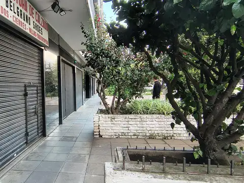 Local 60 m2 a mts de Crámer!! Ideal renta - Planta única