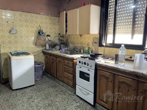 Casa 4 ambientes con 1 baño