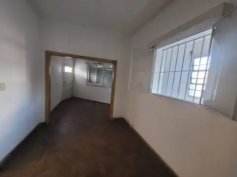 Oficina 4 ambientes con 1 baño