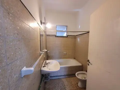 Sofia T. Santamarina 500, Piso 1