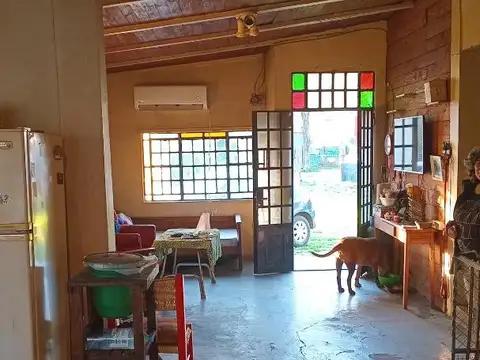 Casa 4 ambientes con 2 baños