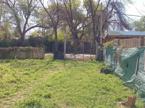 CASA y LOTE EN VENTA. TUPAC AMARU 948. ING. MASCHWITZ