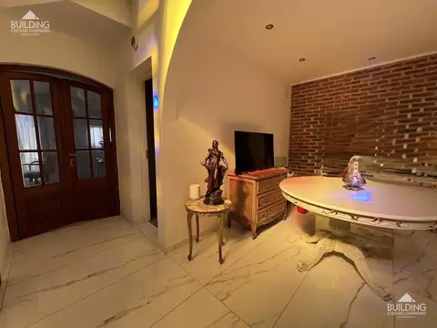 Casa 7 ambientes con 3 baños