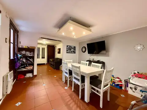 VENTA - CASA DE PASILLO DE 3 DORMITORIOS - CENTRO RíO