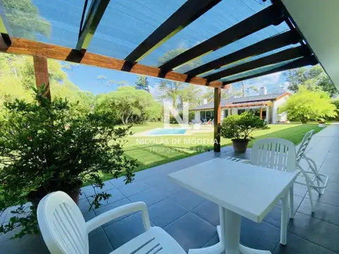 Casa 4 ambientes con 5 baños